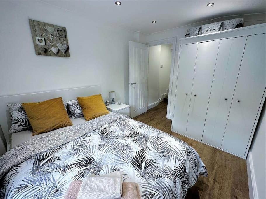 Ferienwohnung Stylish 2 Bed Flat In The Heart Of Lewisham London Exterior foto