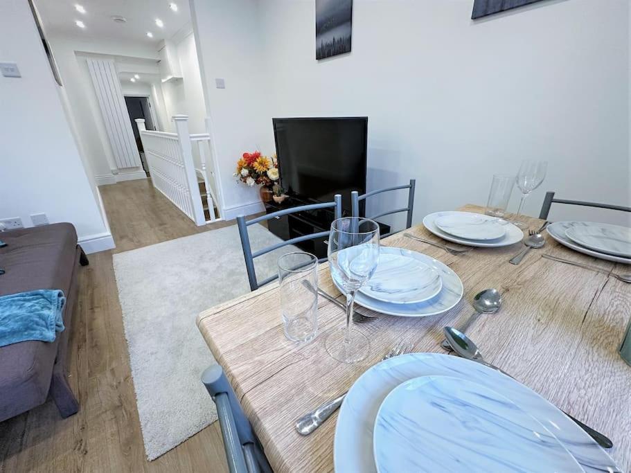 Ferienwohnung Stylish 2 Bed Flat In The Heart Of Lewisham London Exterior foto