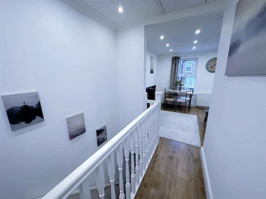 Ferienwohnung Stylish 2 Bed Flat In The Heart Of Lewisham London Exterior foto