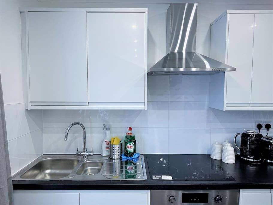 Ferienwohnung Stylish 2 Bed Flat In The Heart Of Lewisham London Exterior foto